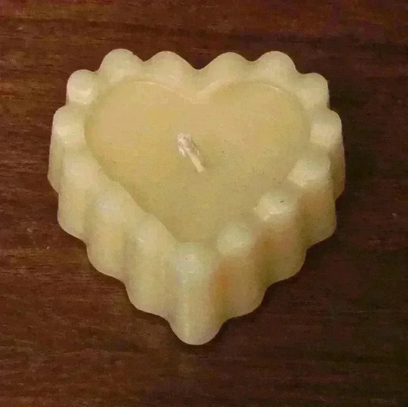 Handmade Beeswax Candle  - Heart - One wick - Picture 1 of 5
